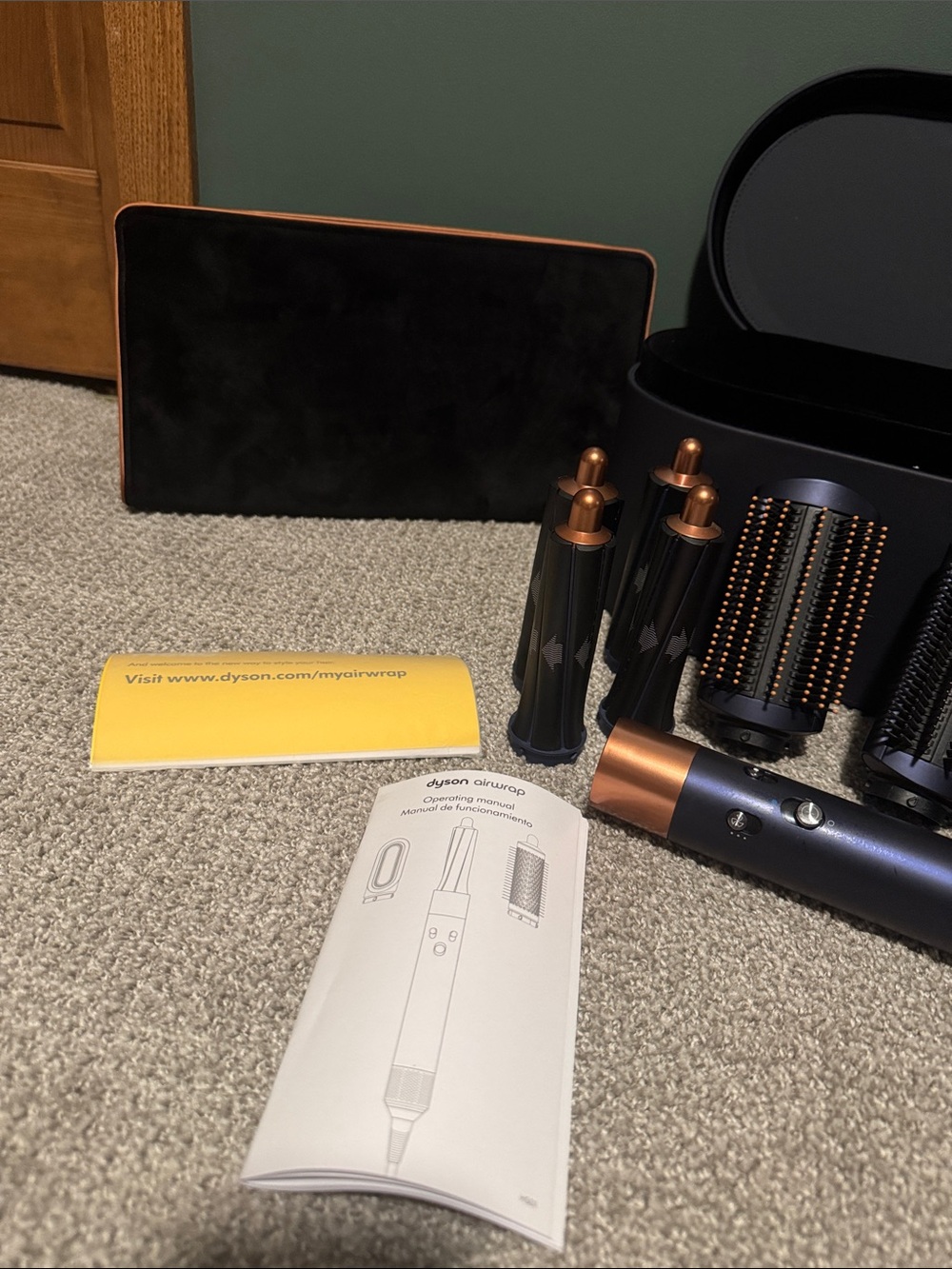 Dyson Airwrap Navy and Copper Hair Styling Set with Case - Picture 8 of 13